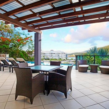Aparthotel At Waterfront Whitsunday Retreat - Adults Only Airlie Beach Zewnętrze zdjęcie