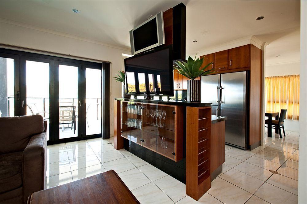 Aparthotel At Waterfront Whitsunday Retreat - Adults Only Airlie Beach Zewnętrze zdjęcie