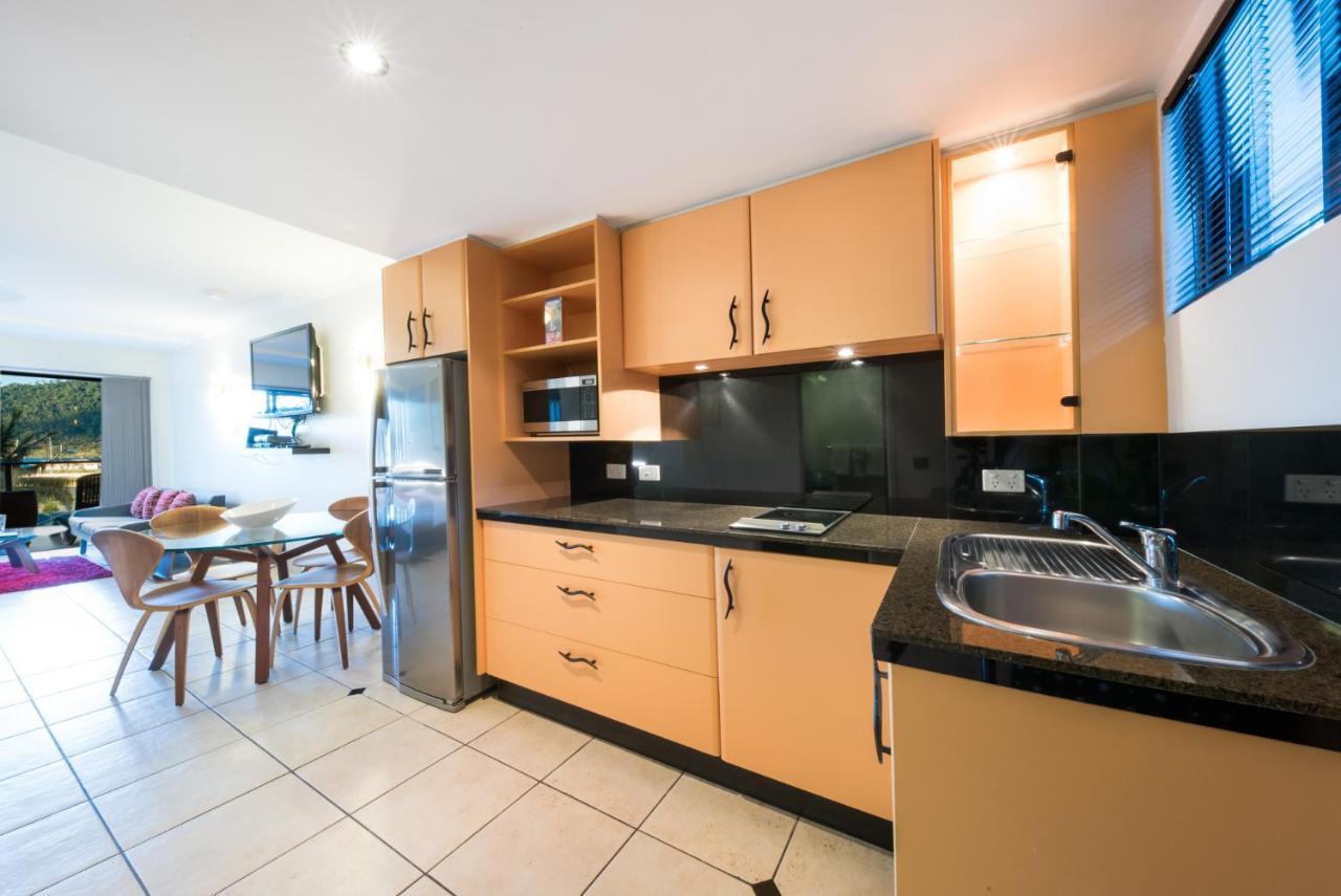 Aparthotel At Waterfront Whitsunday Retreat - Adults Only Airlie Beach Zewnętrze zdjęcie