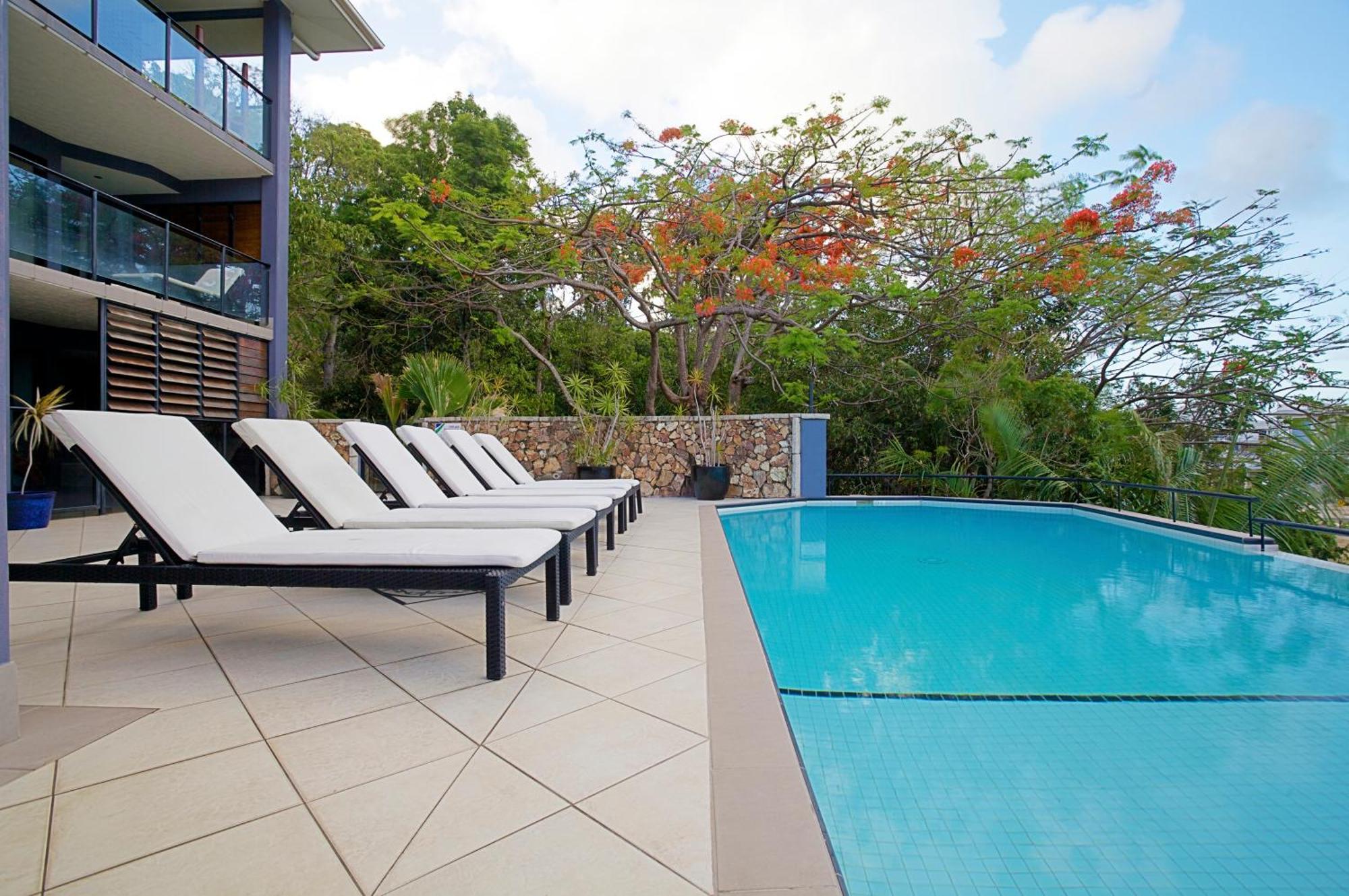 Aparthotel At Waterfront Whitsunday Retreat - Adults Only Airlie Beach Zewnętrze zdjęcie