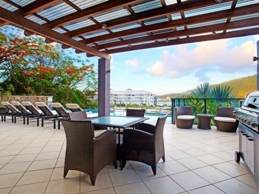 Aparthotel At Waterfront Whitsunday Retreat - Adults Only Airlie Beach Zewnętrze zdjęcie