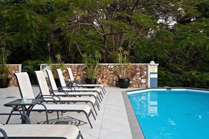 Aparthotel At Waterfront Whitsunday Retreat - Adults Only Airlie Beach Zewnętrze zdjęcie
