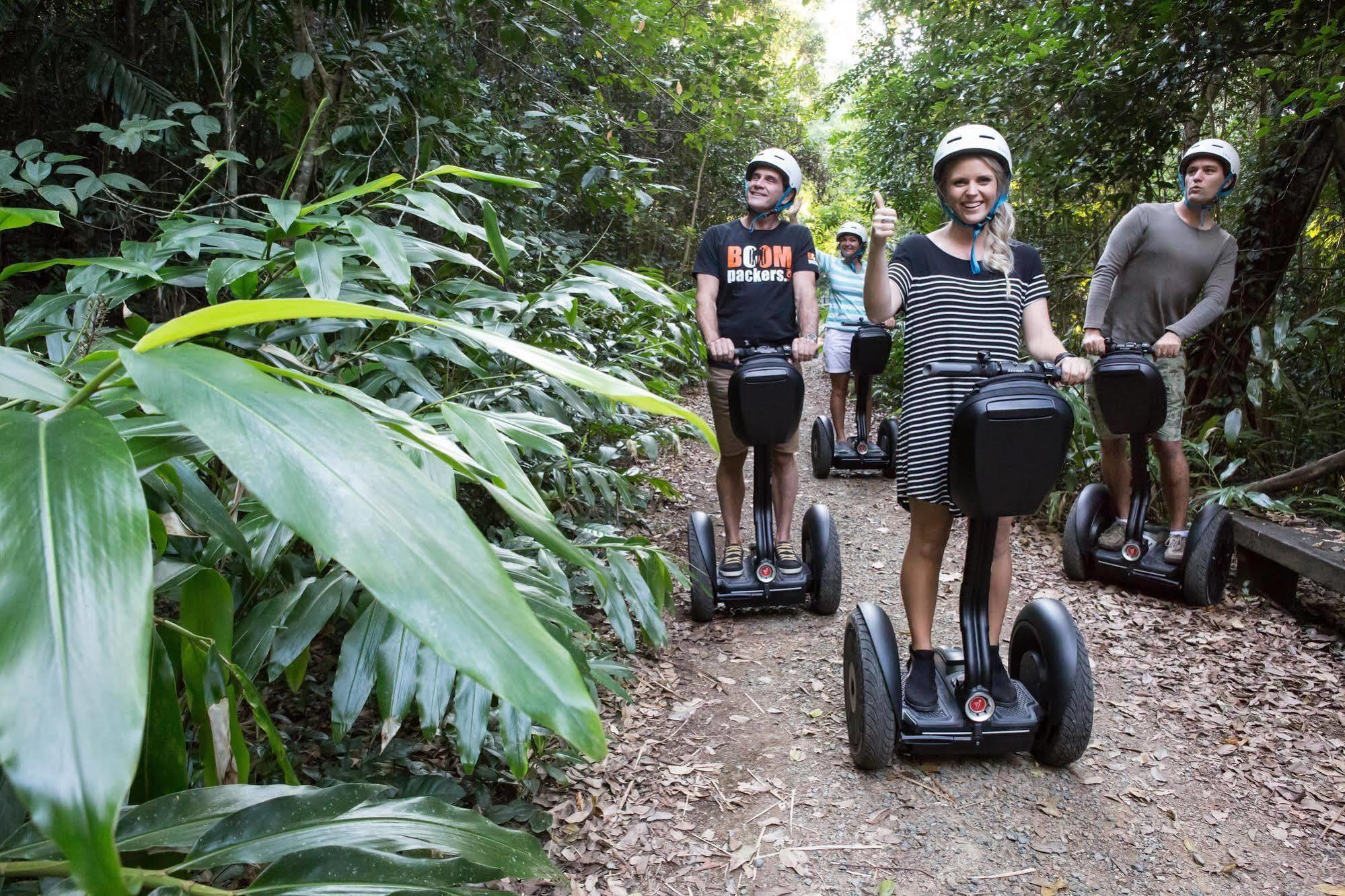 Aparthotel At Waterfront Whitsunday Retreat - Adults Only Airlie Beach Zewnętrze zdjęcie