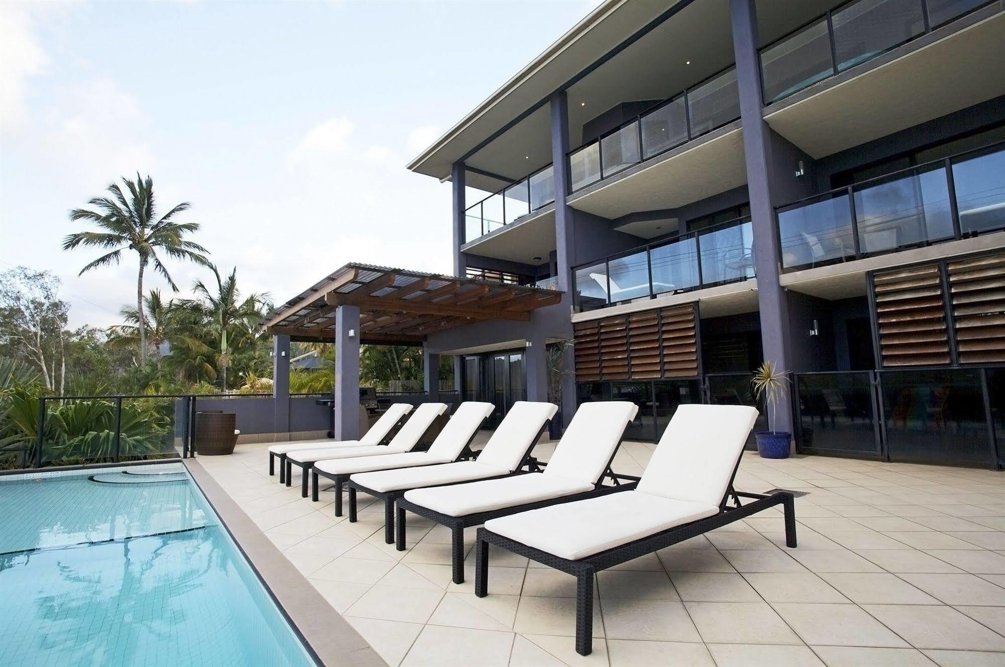 Aparthotel At Waterfront Whitsunday Retreat - Adults Only Airlie Beach Zewnętrze zdjęcie