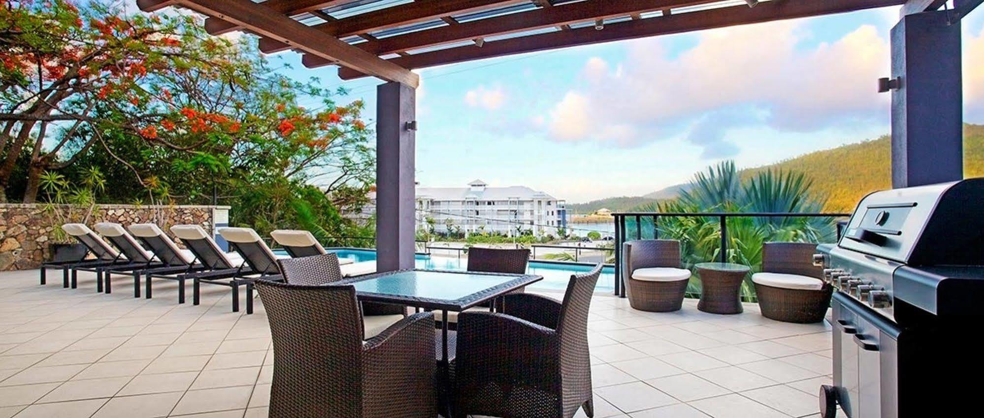 Aparthotel At Waterfront Whitsunday Retreat - Adults Only Airlie Beach Zewnętrze zdjęcie